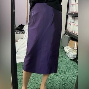 Ann taylor Petites 100% silk midi pencil skirt Size 4P Eggplant/purple Lined